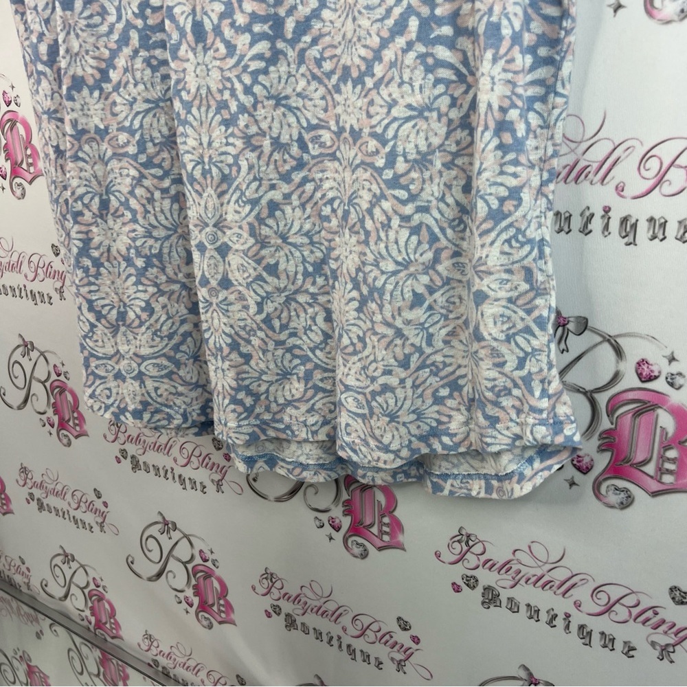 Mystyle tshirt top pockets floral Elegant Blue and White Floral Women's Tee - Picture 3 of 11